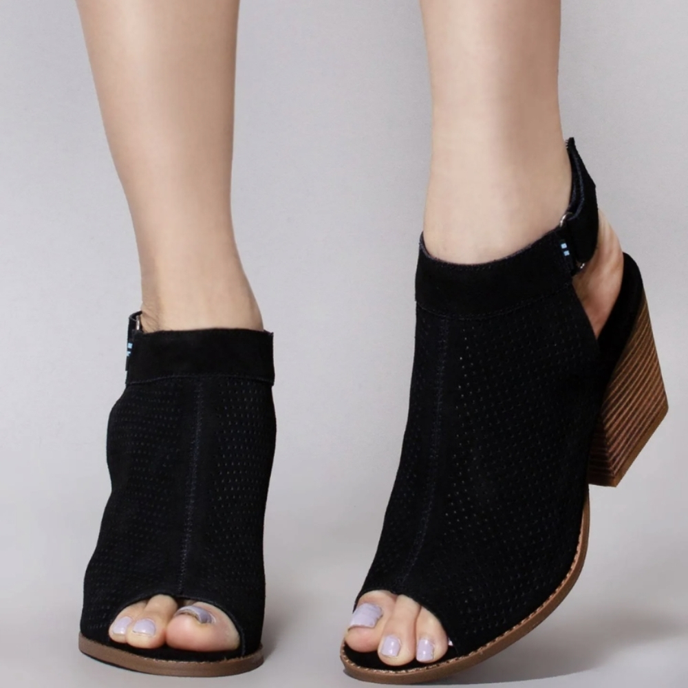 Tom's Grenada black suede sandals